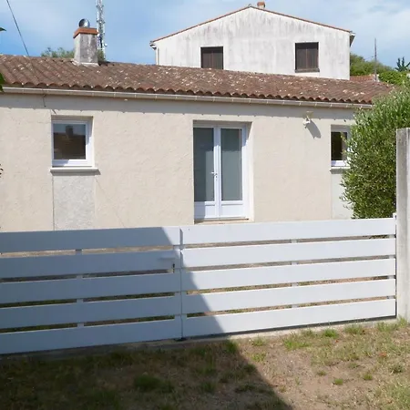 Maison De Vacances 4/5 Pers. Avec Jardin Et Terrasse, Centre Ville, Sur Mer - Fr-1-194-289 * La Tranche-sur-Mer