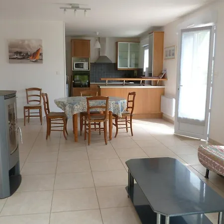Maison De Vacances 4/5 Pers. Avec Jardin Et Terrasse, Centre Ville, Sur Mer - Fr-1-194-289